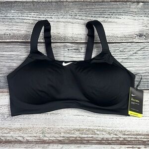 Women’s Nike Plus Size Bold V-Back Sports Bra Black/White Size-42DD (BQ4127-019)